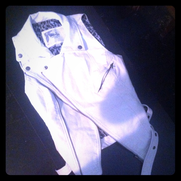 Modern double zipper leather vest