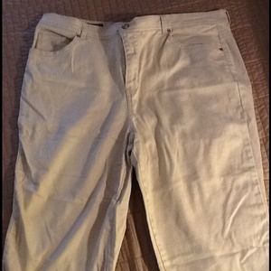 Gloria Vanderbilt Capris - Size 18W