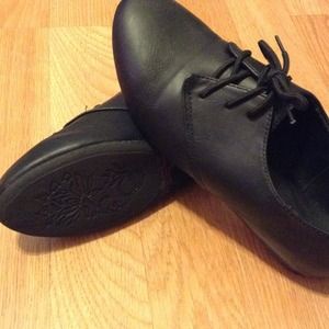 PRICE✂Black Oxfords