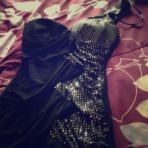 Looking for a little BLACK dress ! Click HERE '