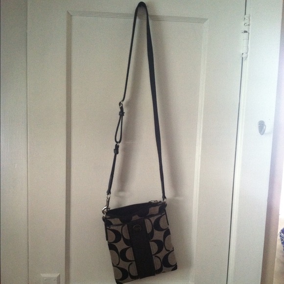 💯 Authentic Coach Bags [ 3 ] - Picture 2 of 3