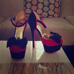 👠 Red & Black Pumps 👠