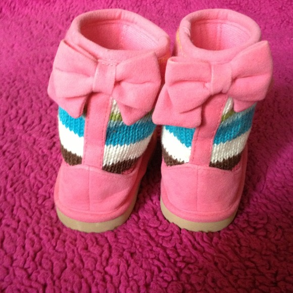 Gymboree girl boots.