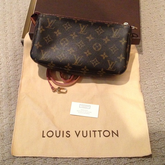 Louis Vuitton purse 🚫🚫🚫❌SOLD❌❌❌❌