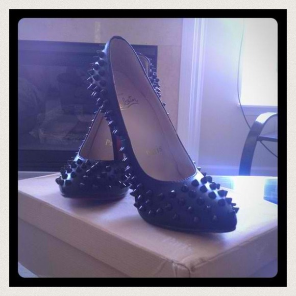 ⚡FLASH SALE⚡Black spike leather pumps