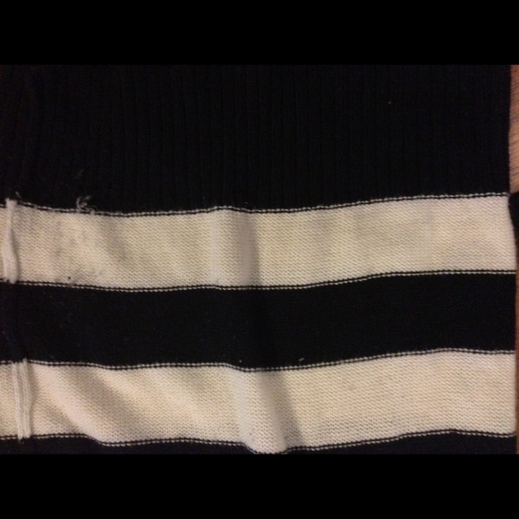 SOLD W/ BUNDLE - Picture 3 of 3
