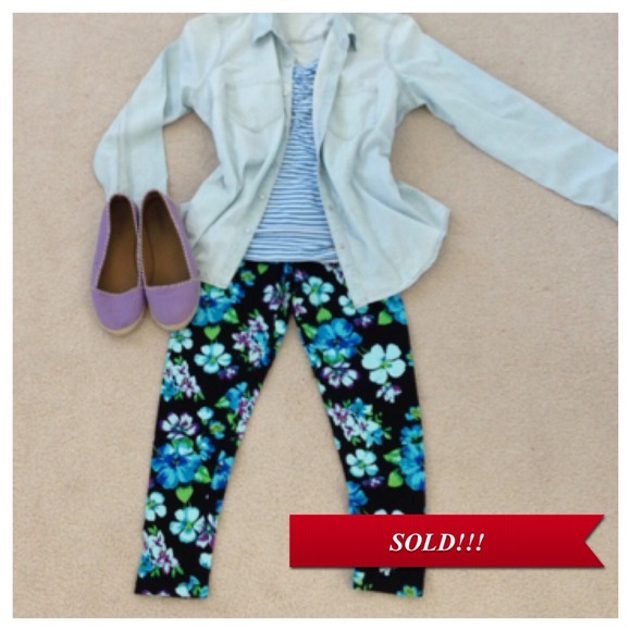 SOLD in bundle! Floral leggings