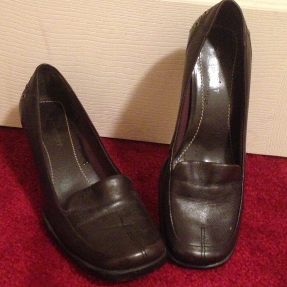 Nine West brown leather shoes