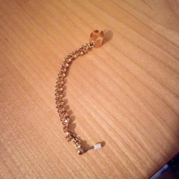 EARRING CUFF - FREE WITH PURCHASE