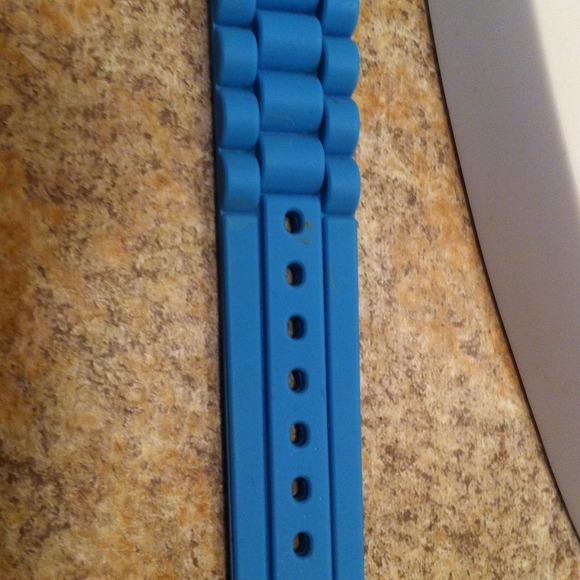 Watch - Picture 3 of 3