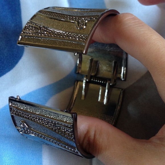 ‼️$15‼️Titanium Bangle bracelet - Picture 2 of 4