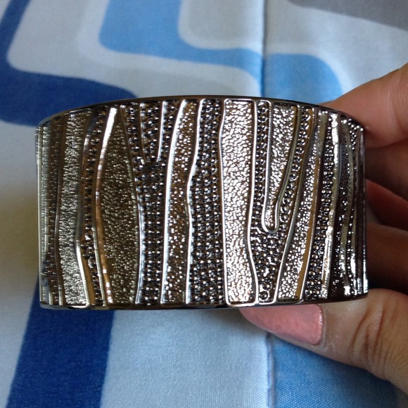 ‼️$15‼️Titanium Bangle bracelet - Picture 3 of 4