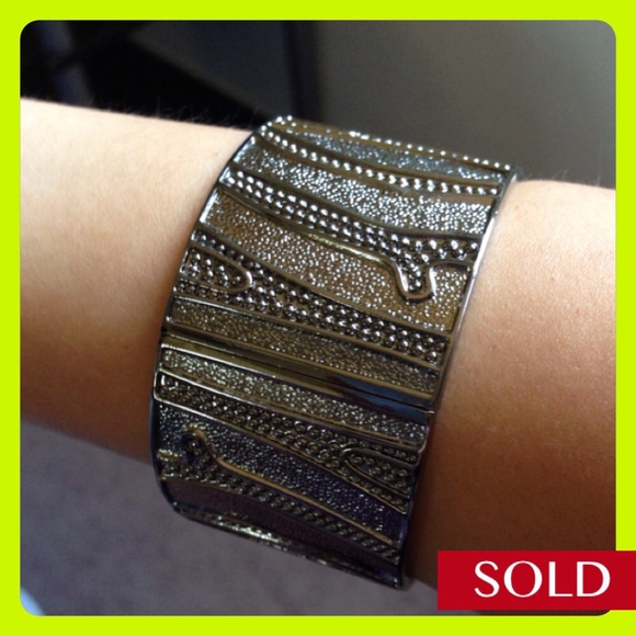 Jewelry - ‼️$15‼️Titanium Bangle bracelet