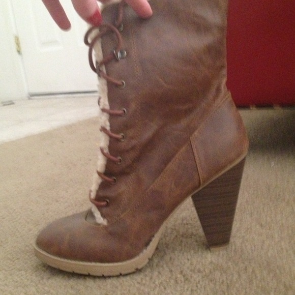 Boots - Picture 4 of 4