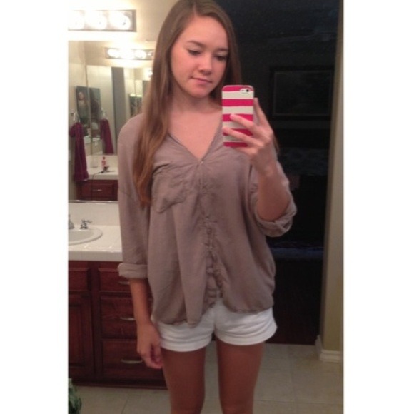 ❌SOLD❌Light Brown Brandy Melville Top - Picture 2 of 4