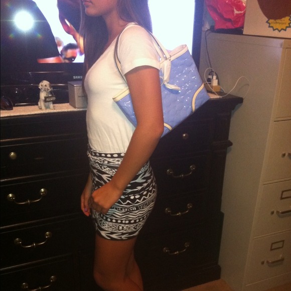 Purse-Bag Coach - Picture 2 of 3