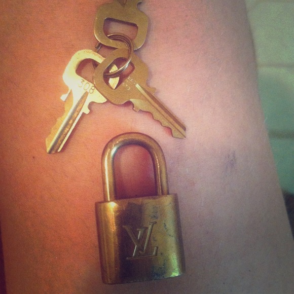 LOOKING FOR LV LOCKS 308 & 315 - Picture 1 of 2