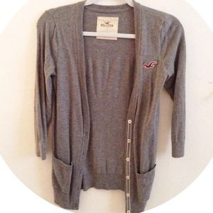 SOLD 🚫 Hollister Cardigan