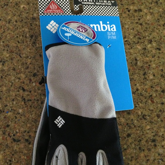 SOLD NEW columbia women's gloves!
