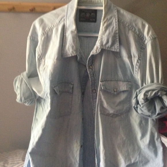 American Eagle Men's denim shirt long sleeve