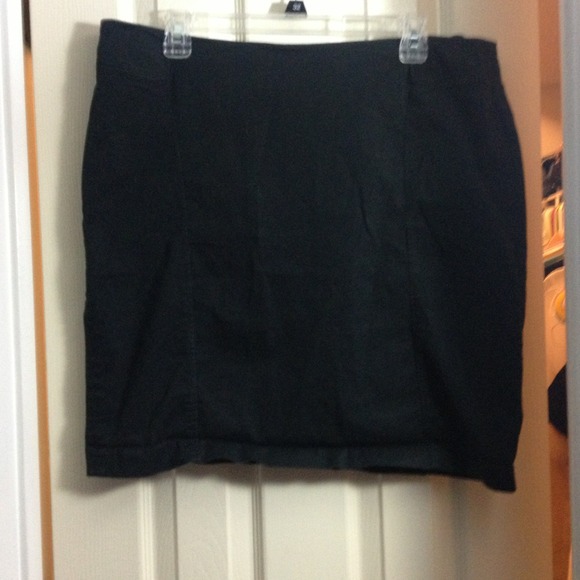 New York and company stretch black skirt
