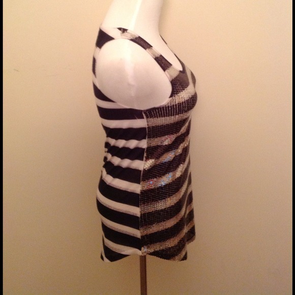 Silence & Noise Racer Back Sequined Shirt - Picture 3 of 4