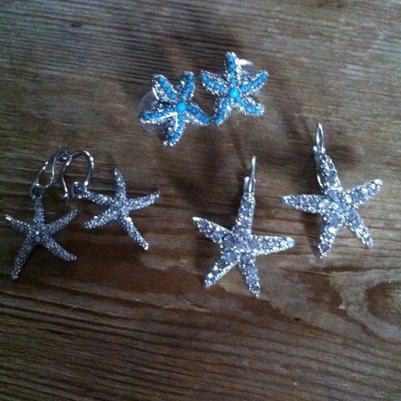 Jewelry - Two pairs of starfish earrings
