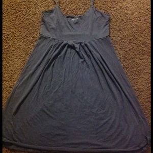 Bundle - gap maternity dress & black ruffle top