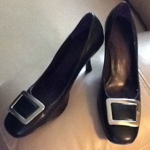 Aerosoles black leather pumps sz 8M