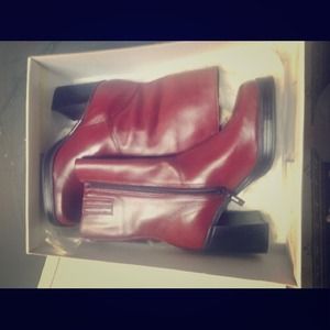NWOT Tommy Hilfiger Boots