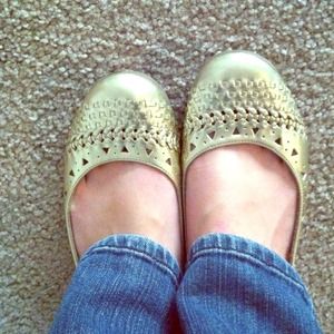 ❤ON SALE❤ Metallic gold flats