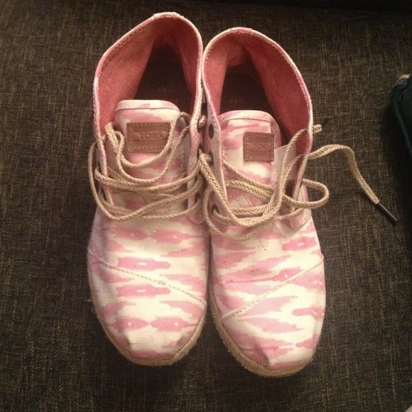 Toms iKat booties