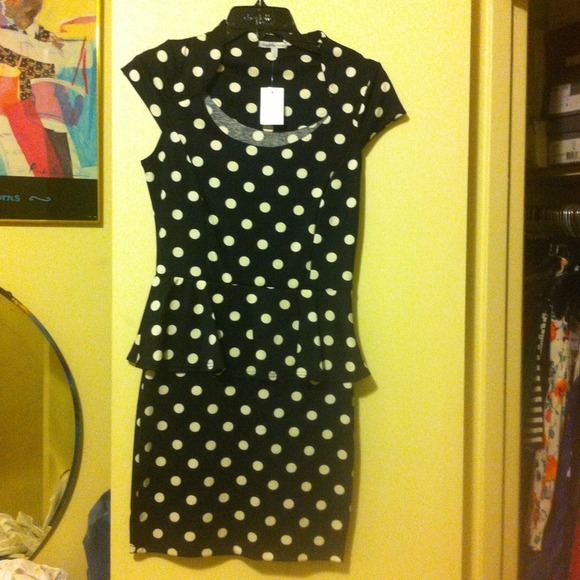 Dress - Picture 1 of 2