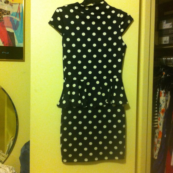 Dress - Picture 2 of 2