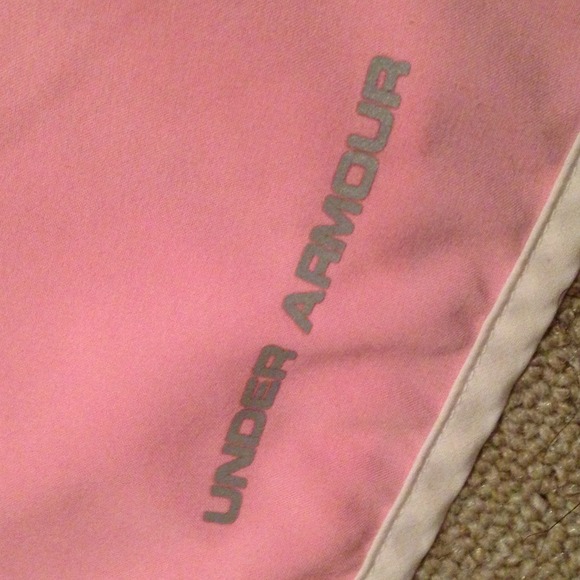 🚫 BUNDLED🚫Pink Under Armour Shorts - Picture 3 of 4