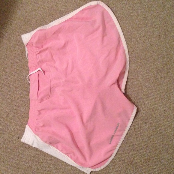 🚫 BUNDLED🚫Pink Under Armour Shorts - Picture 4 of 4