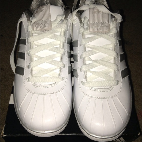 SOLD Adidas Shoes 8 New White Silver Stripes - Picture 3 of 4