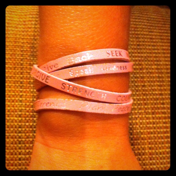 Leather wrap bracelet 💕