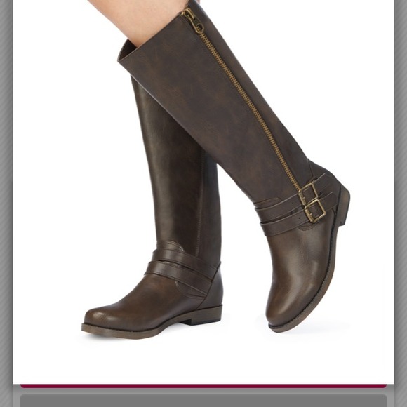 New brown boots never worn