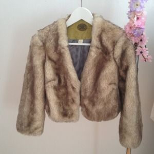 Faux fur cropped jacket