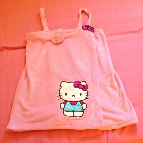 Waving Hello Kitty Dressed Shower Wrap