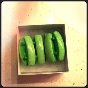 Stretchy Green Bracelet
