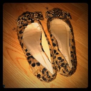 Selling these super cute flats ❤❤ luv em
