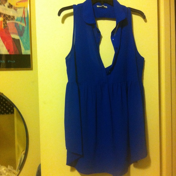 Top - Picture 1 of 2