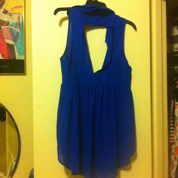 Top - Picture 2 of 2