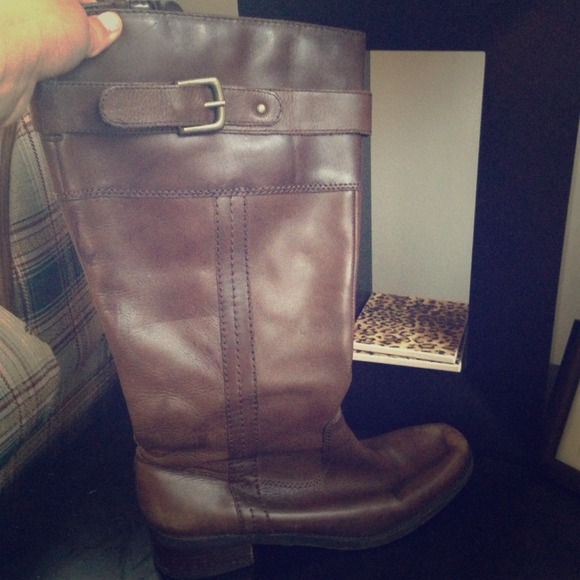 SOLD!! Brown riding style boots