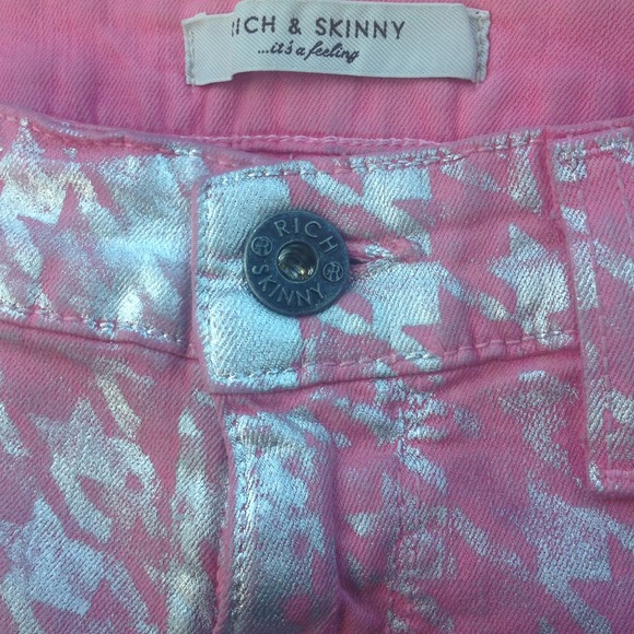 NEW Rich & Skinny Platinum Coated Shorts - Picture 2 of 5