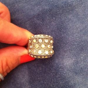 Very nice lia Sophia ring