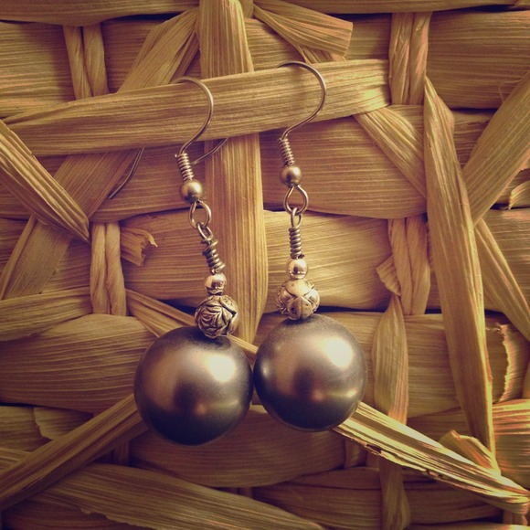 Handmade silver and gray earrings