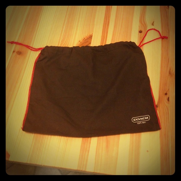 Small Coach Dustcover
